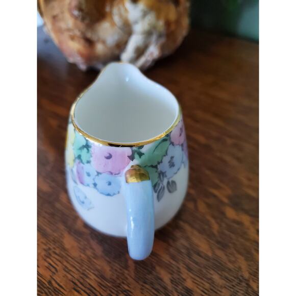 Vtg Crown Staffordshire Fine Bone China Mini Floral Creamer 22k gold - Picture 4 of 5